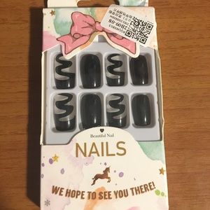 press on nails